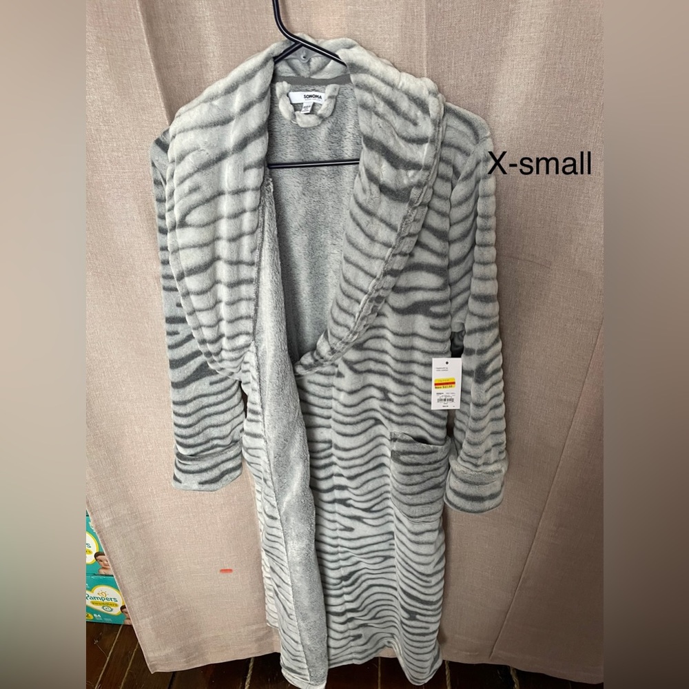 X small robe